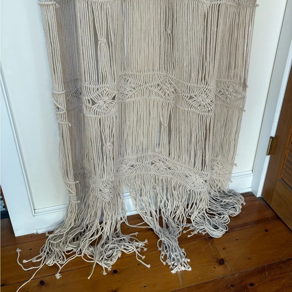 NWOT Urban Outfitters Magnolia Macramé Window Panel
